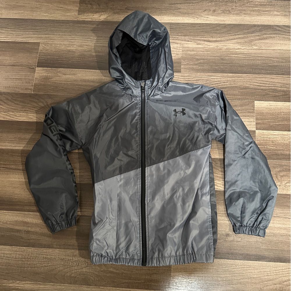 Under Armour loose boys gray windbreaker Jacket M